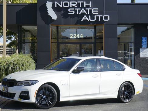 Used 2022 BMW 330e w/ M Sport Package image 1