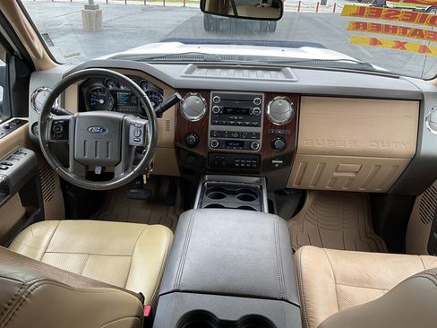 Used 2011 Ford F250 Lariat w/ Lariat Interior Pkg AWD/4WD image 14