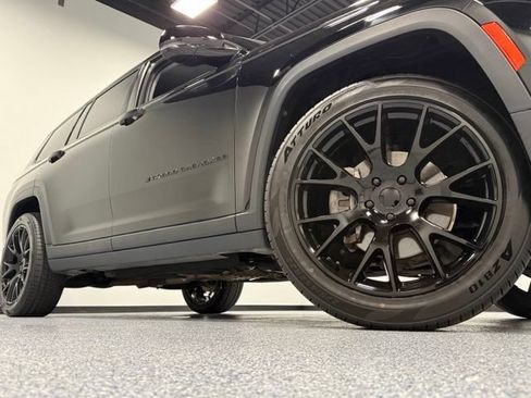 Used 2021 Jeep Grand Cherokee L Limited AWD/4WD image 3
