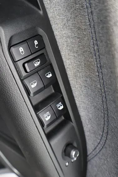 Used 2024 Jeep Compass Latitude AWD/4WD image 18