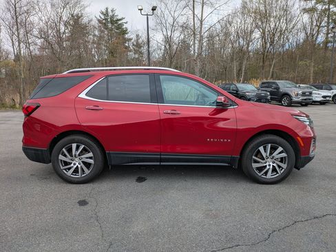 Used 2023 Chevrolet Equinox Premier AWD/4WD image 2