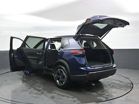 Used 2025 Nissan Rogue SV image 50