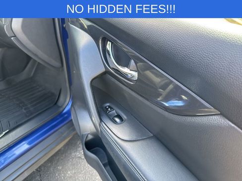 Used 2017 Nissan Rogue SV AWD/4WD image 15