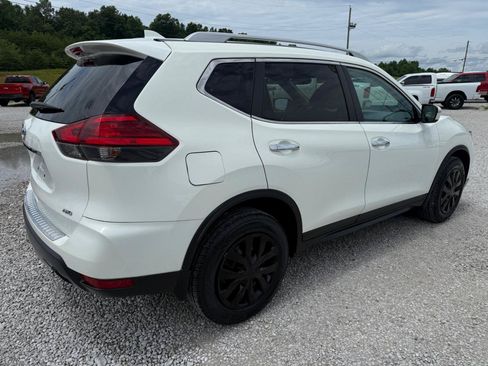 Used 2017 Nissan Rogue S w/ S Appearance Package AWD/4WD image 3