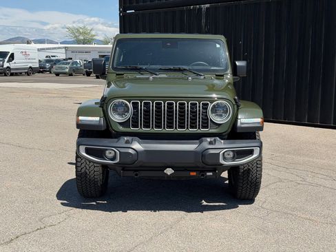 Used 2024 Jeep Wrangler Unlimited Sahara AWD/4WD image 2
