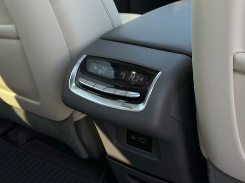 Used 2022 Cadillac XT6 Premium Luxury w/ Technology Package image 24