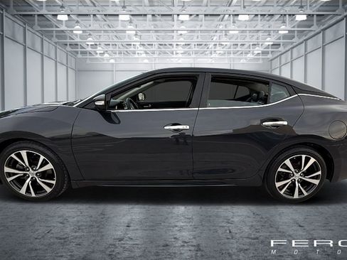 Used 2017 Nissan Maxima 3.5 SV image 2