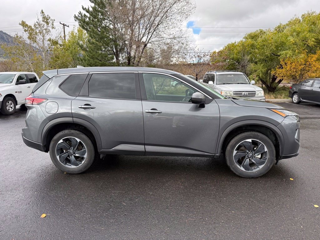 Used 2025 Nissan Rogue SV AWD/4WD image 9
