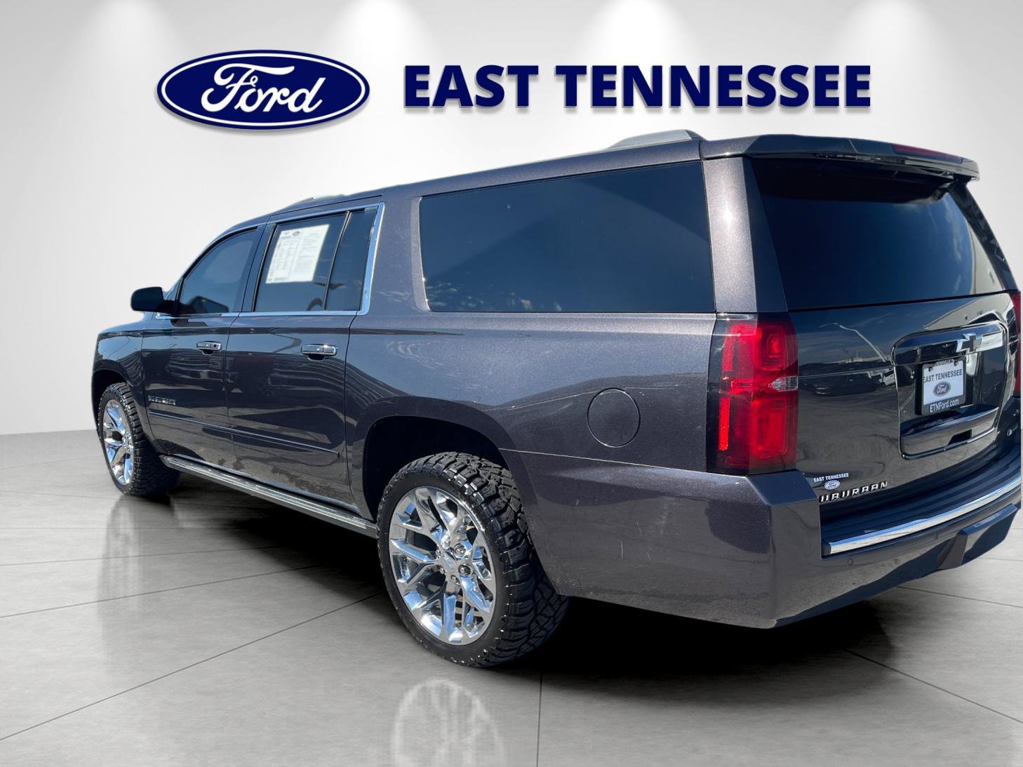 Used 2018 Chevrolet Suburban Premier AWD/4WD image 5