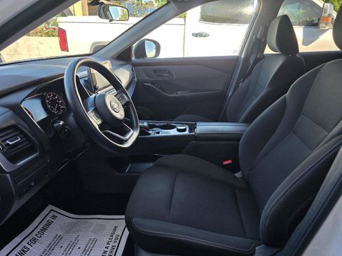 Used 2023 Nissan Rogue S AWD/4WD image 7