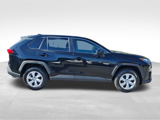 Used 2025 Toyota RAV4 LE AWD/4WD image 13