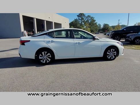 Used 2024 Nissan Altima 2.5 S image 32