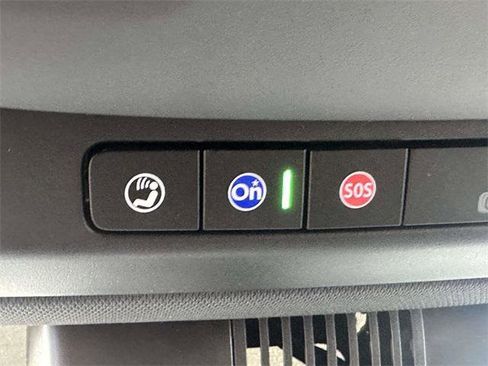 Used 2025 Chevrolet Suburban High Country image 35