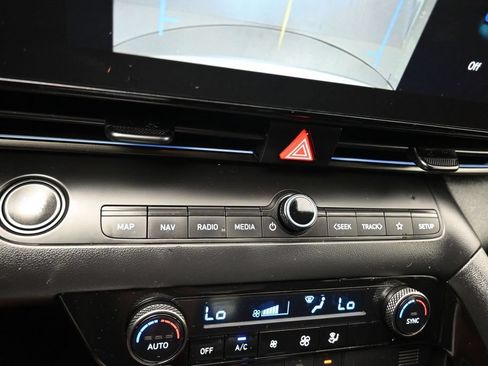 Used 2025 Hyundai Elantra SEL FWD image 24