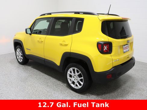 Used 2023 Jeep Renegade Latitude w/ Sun & Fun Group image 9