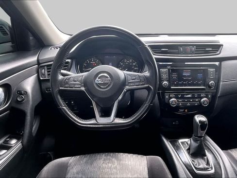 Used 2019 Nissan Rogue SV FWD image 6