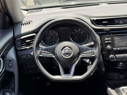Used 2017 Nissan Rogue S AWD/4WD image 10