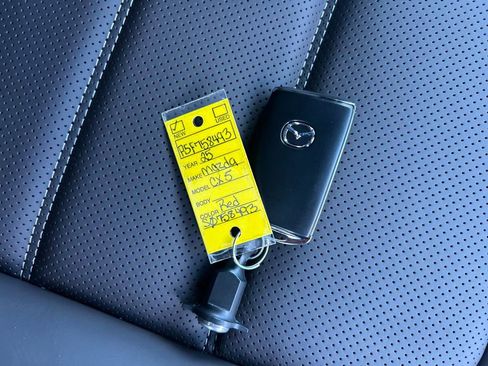 New 2025 MAZDA CX-5 Signature image 28