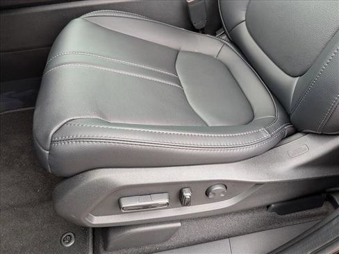 New 2026 Honda Pilot Touring image 4
