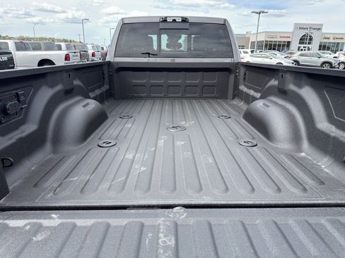 New 2026 RAM 2500 Laramie AWD/4WD image 11