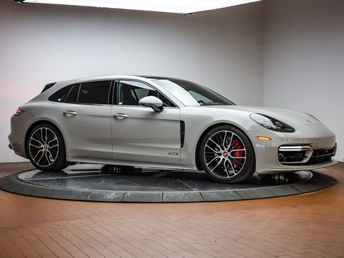 Certified 2022 Porsche Panamera GTS image 15