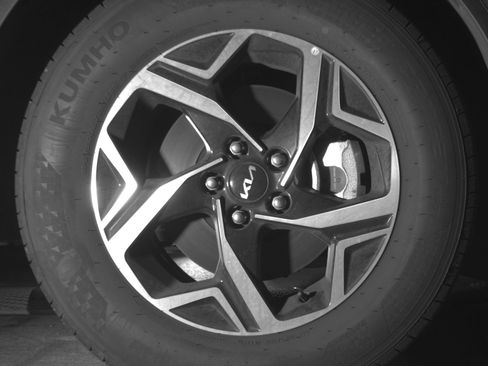 Used 2025 Kia Sportage LX FWD image 13