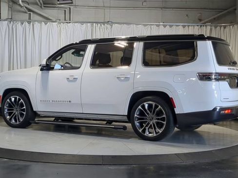 Used 2022 Jeep Grand Wagoneer Series III AWD/4WD image 8