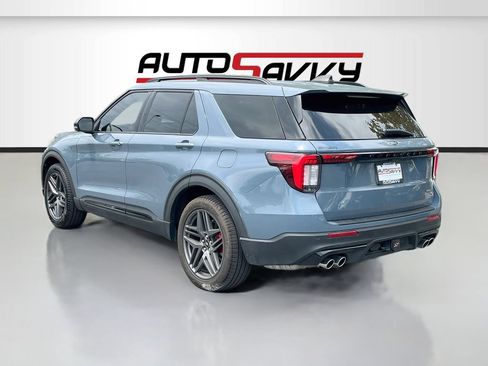 Used 2025 Ford Explorer ST AWD/4WD image 5