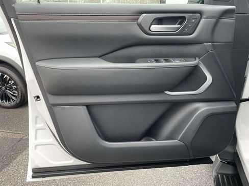 New 2026 Nissan Armada Platinum image 12