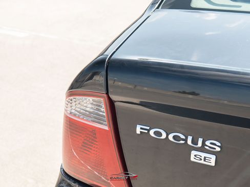 Used 2005 Ford Focus S FWD image 34