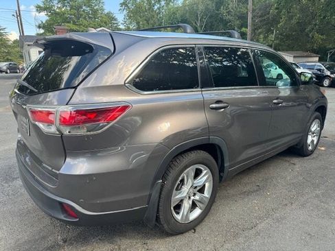 Used 2015 Toyota Highlander Limited image 4