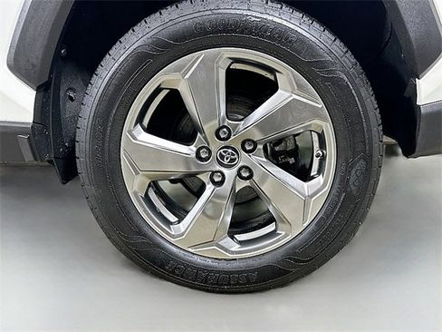 Used 2019 Toyota RAV4 Limited image 34
