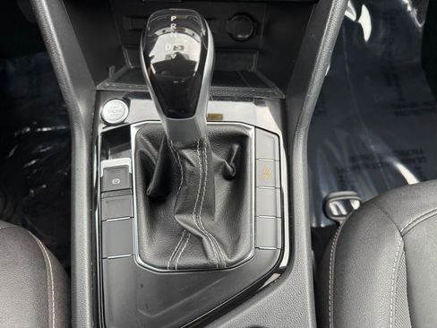 Used 2024 Volkswagen Taos SE image 21