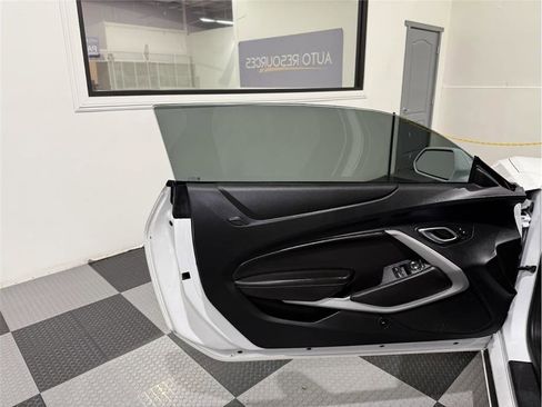 Used 2019 Chevrolet Camaro LT image 14