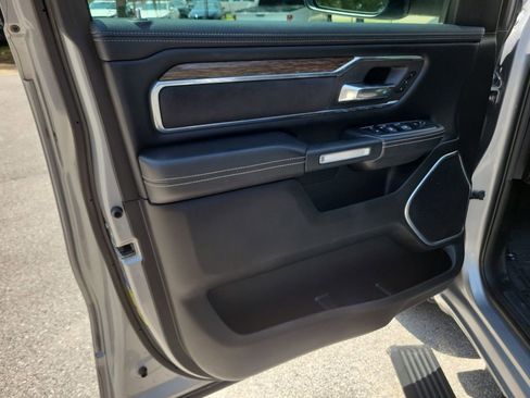 Used 2019 RAM 1500 Laramie RWD image 21