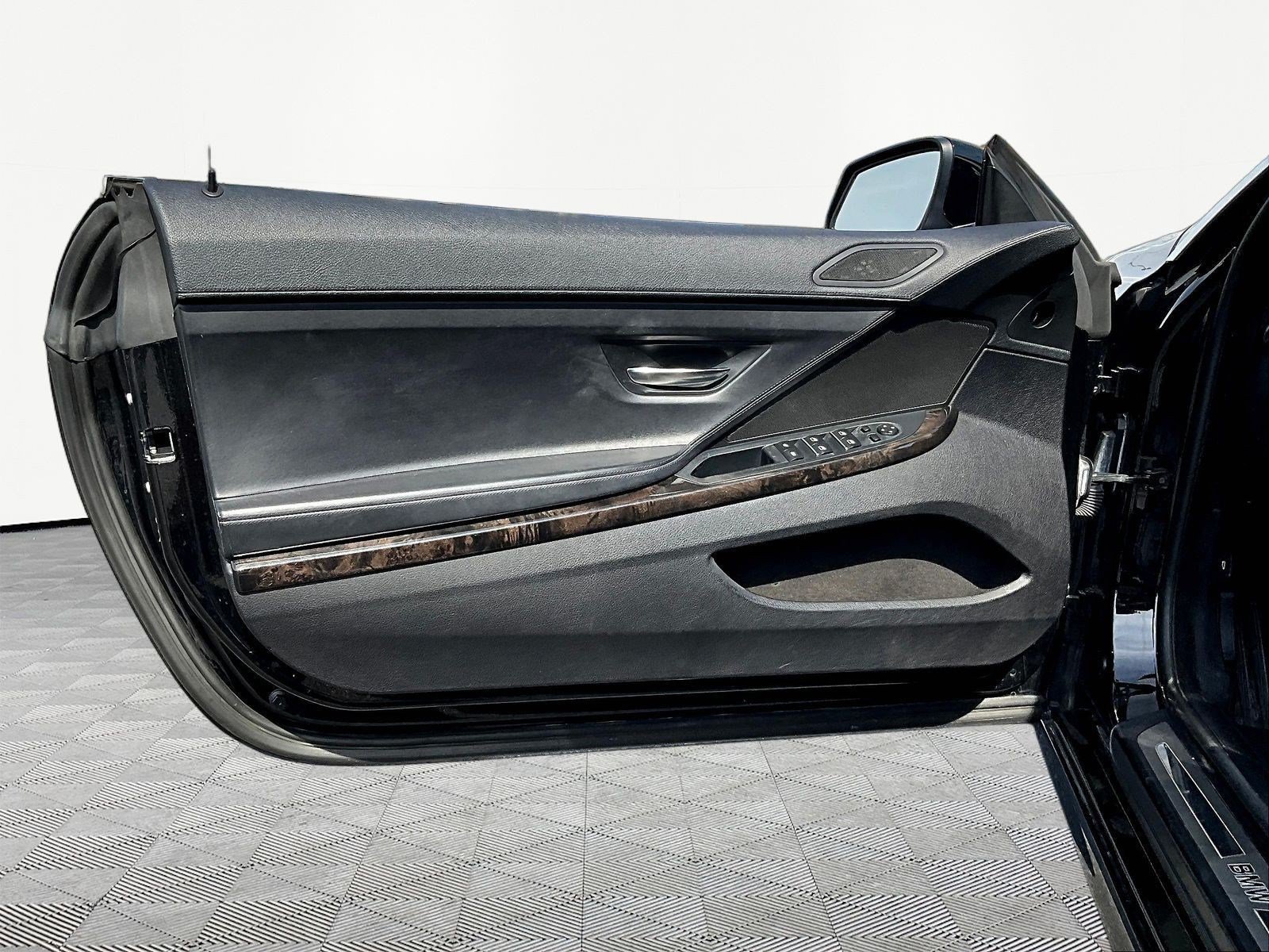Used 2012 BMW 650i Convertible RWD image 18