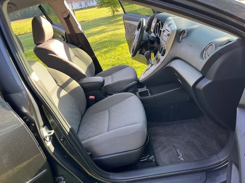 Used 2009 Toyota Matrix w/ PWR Pkg FWD image 5