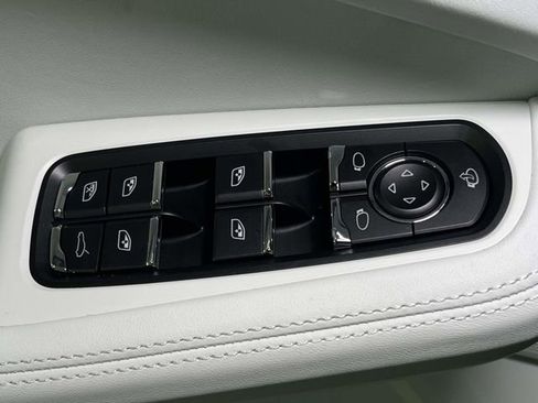 New 2026 Porsche Macan image 35