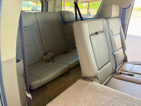 Used 2018 Chevrolet Suburban LT AWD/4WD image 14
