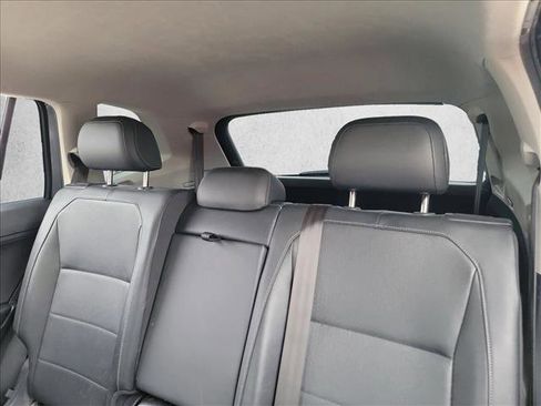 Used 2020 Volkswagen Tiguan SE image 14
