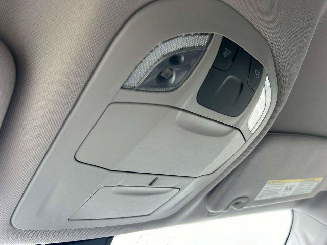 Used 2017 Chrysler Pacifica LX FWD image 37