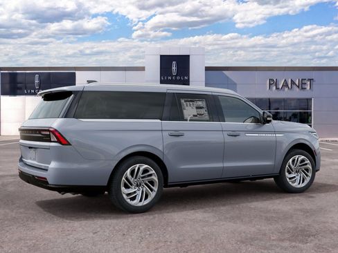 New 2027 Lincoln Navigator L Reserve RWD image 6