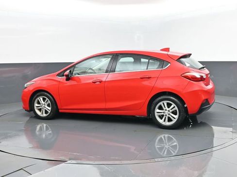 Used 2018 Chevrolet Cruze LT w/ Convenience Package FWD image 27