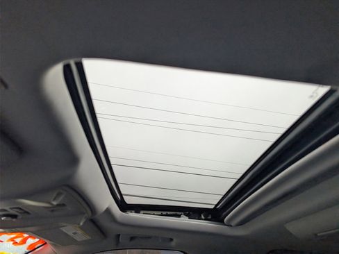 Used 2018 Cadillac Escalade Luxury image 24