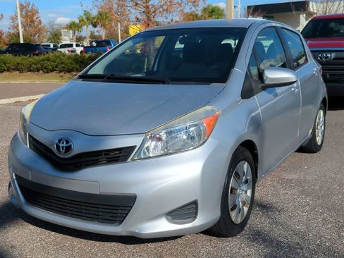 Used 2013 Toyota Yaris LE image 2
