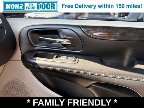 Used 2018 Dodge Grand Caravan SE w/ UConnect Hands-Free Group FWD image 28