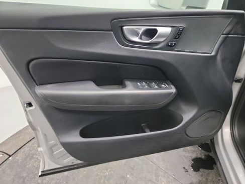 Used 2023 Volvo XC60 B5 Plus AWD/4WD image 13