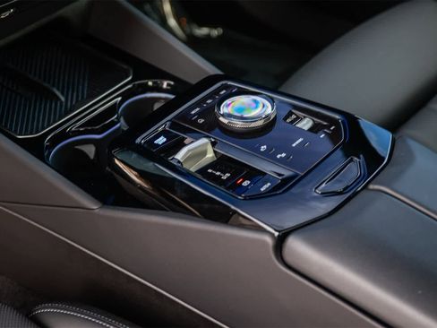 Used 2025 BMW i5 xDrive40 w/ M Sport Package image 19