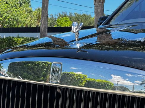 Used 2021 Rolls-Royce Cullinan AWD/4WD image 3