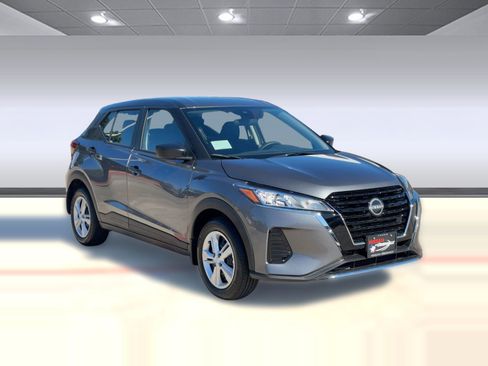 New 2025 Nissan Kicks S image 7